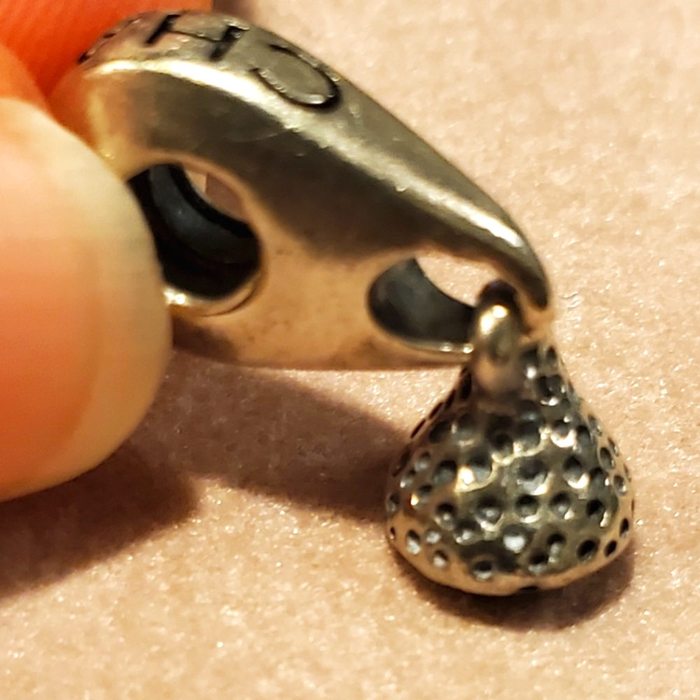 Chamilia Kiss Charm